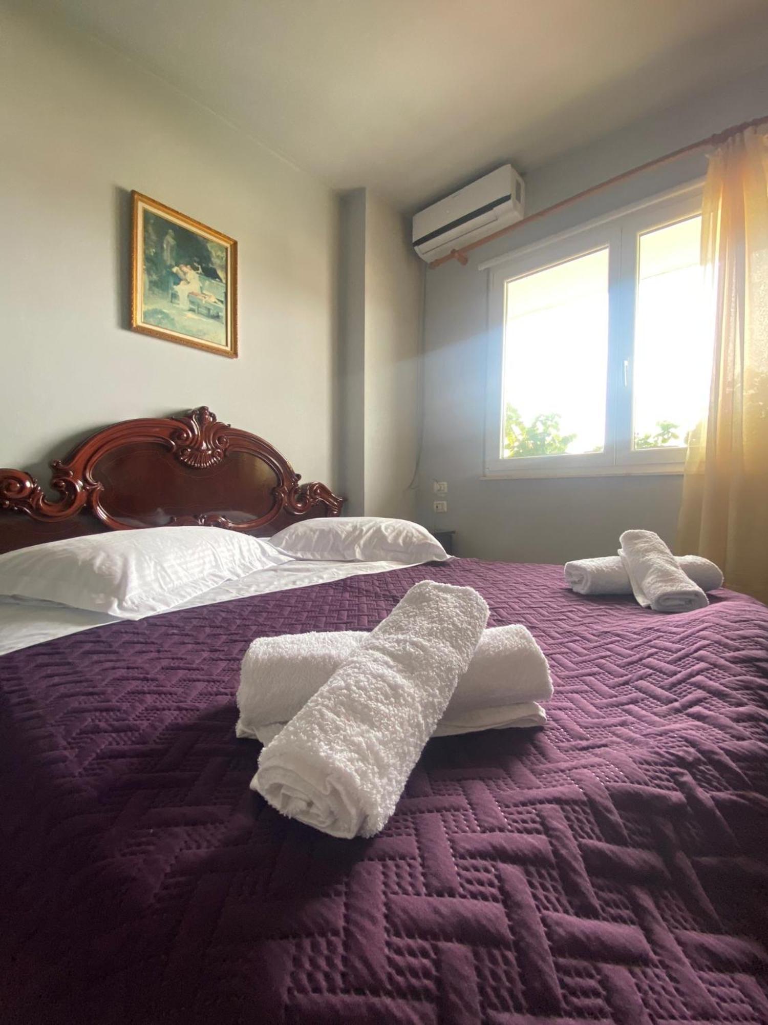Stay The Night Shkodra Apartment City Centre Dış mekan fotoğraf