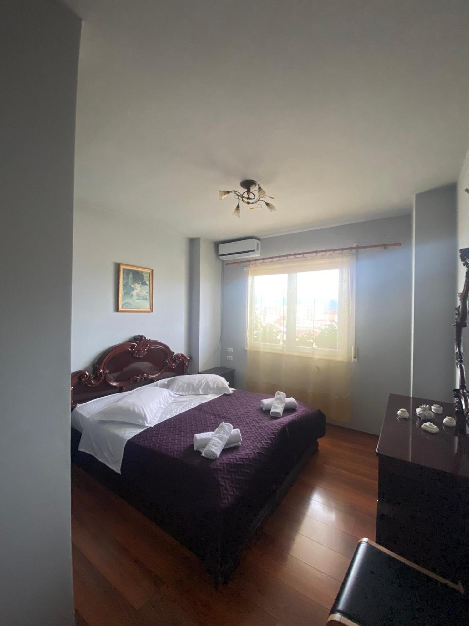 Stay The Night Shkodra Apartment City Centre Dış mekan fotoğraf